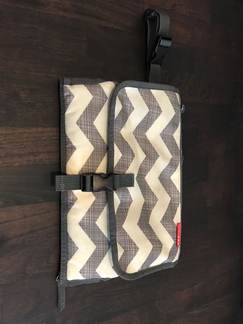 Skip hop pronto changing station, Babies & Kids, Bathing & Changing