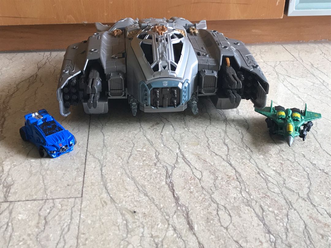 transformers spaceship toy