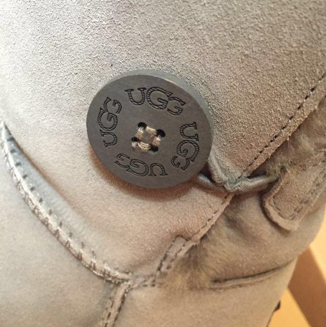 UGG （分類：靴）位於 Hong Kong。 由 y02468 提交（商品編號 55462393，圖片 4）。簡介： SIZE : US 6。