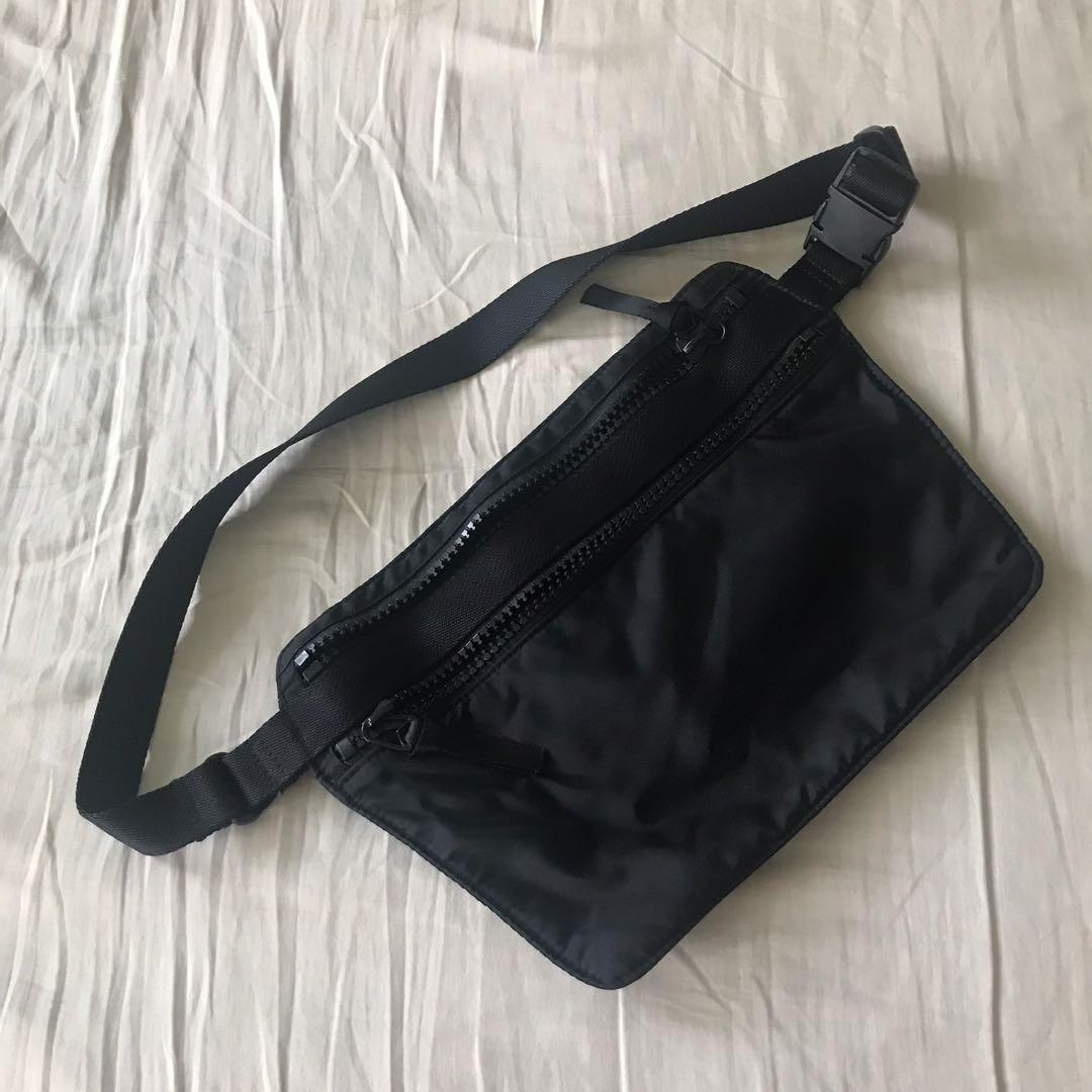 Uniqlo Fanny Pack Men S Fashion Bags Wallets Sling Bags On Carousell