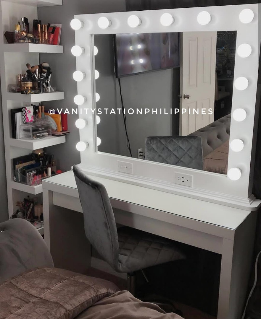 vanity mirror and table