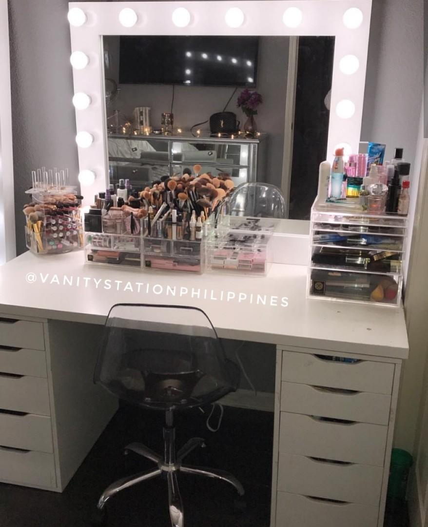Vanity Dresser Hollywood Vanity Mirror With Table On Carousell
