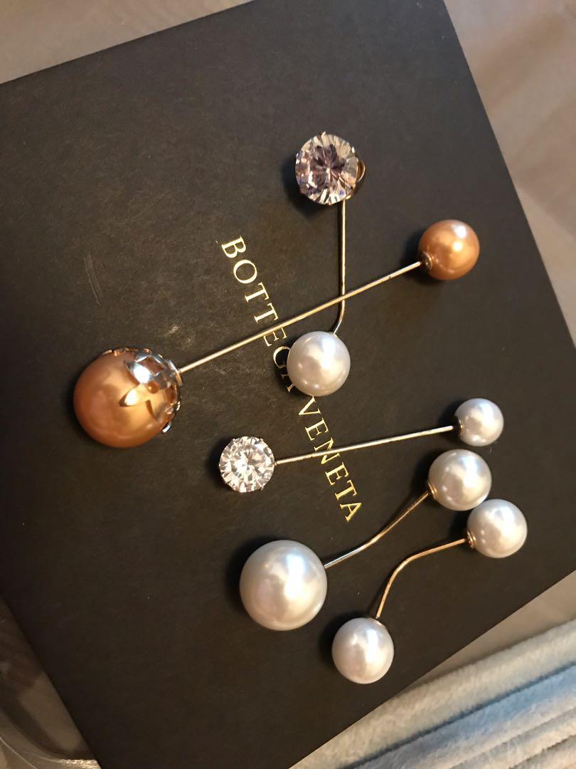 Various sizes of brooch, Women's Fashion, Jewelry & Organisers