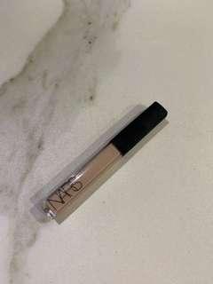 Nars Radiant Creamy Concealer - Vanilla Light 2