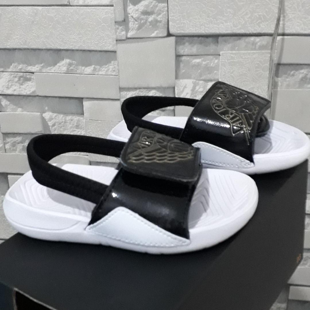 Toddler boy jordan slides discount