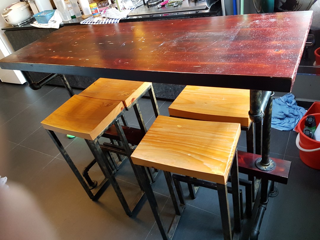 Solid lacquered pine wood bar table vintage pipe design, Furniture