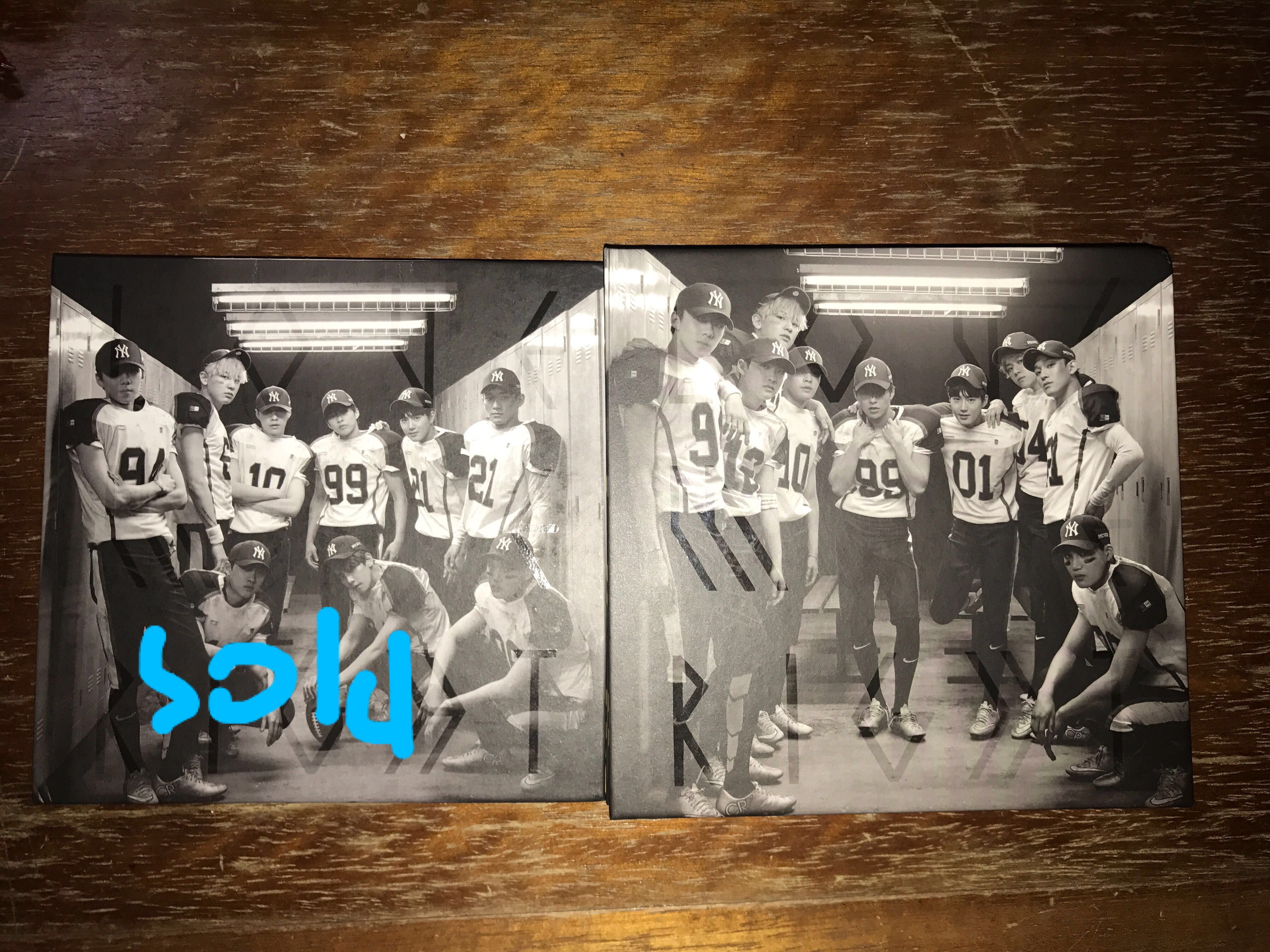 Tren Untuk Exo Love Me Right Album Poster - Koleksi Poster