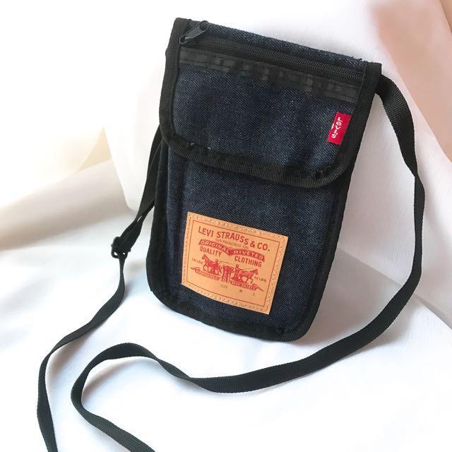 levis travel bag