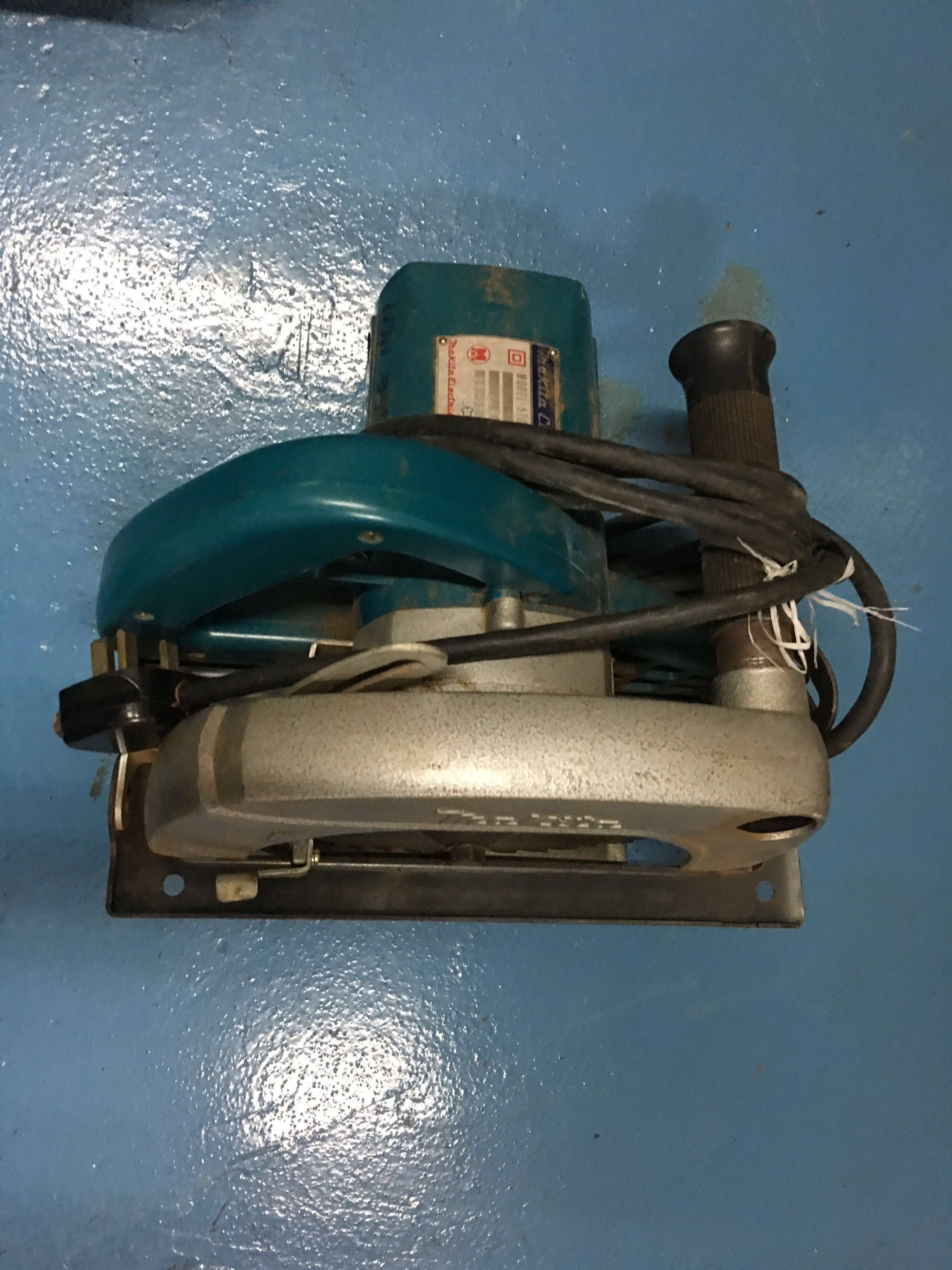 Makita 5700 circular saw discount