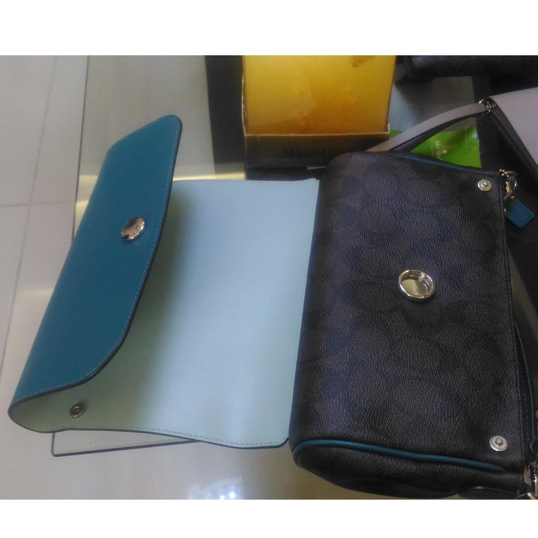 Coach f59534 reversible discount crossbody