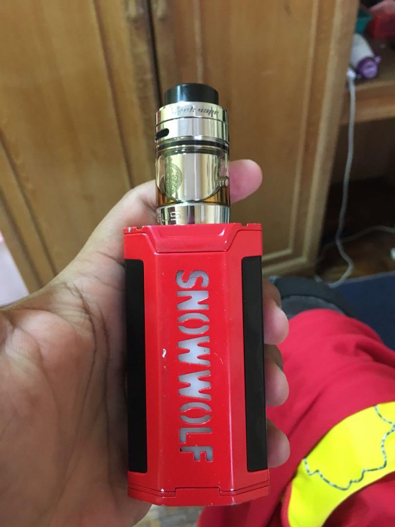 Snowolf + Zeus tank + batt, TV & Home Appliances, TV & Entertainment