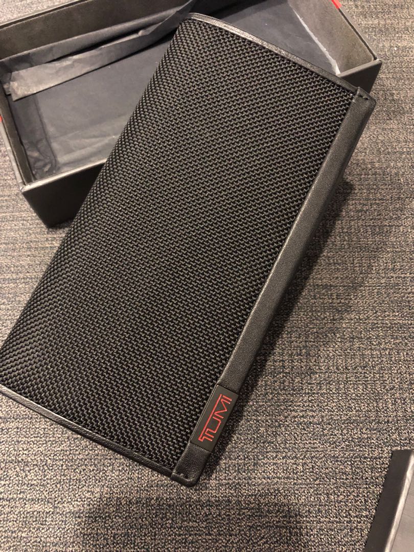 tumi tech wallet