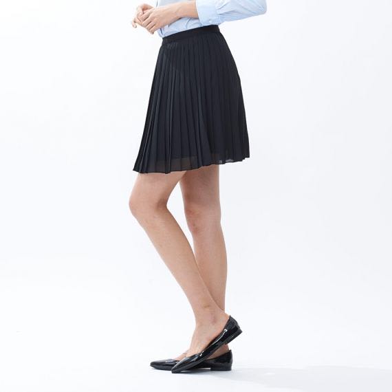 Uniqlo black pleated skirt Sale