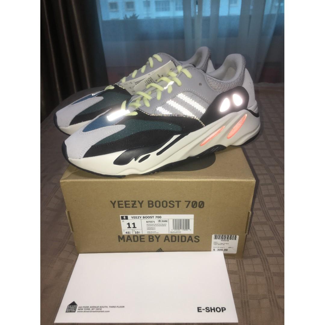 yeezy boost 700 inside