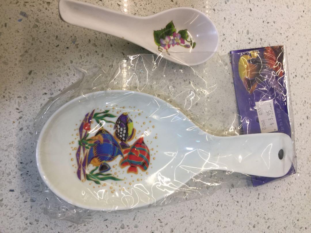 Vintage plastic spoons, Furniture & Home Living, Kitchenware