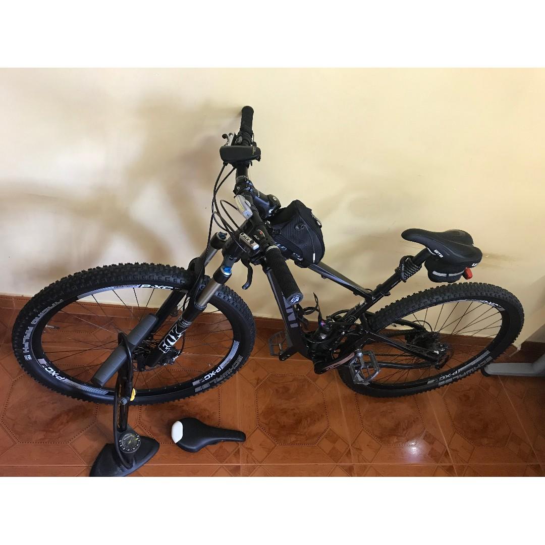 2014 Giant Anthem X 29er Small Full suspension Sports Equipment
