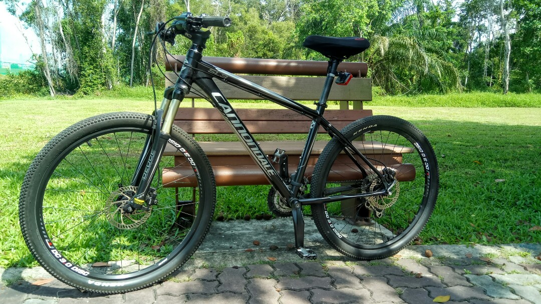 green cannondale mountain bike