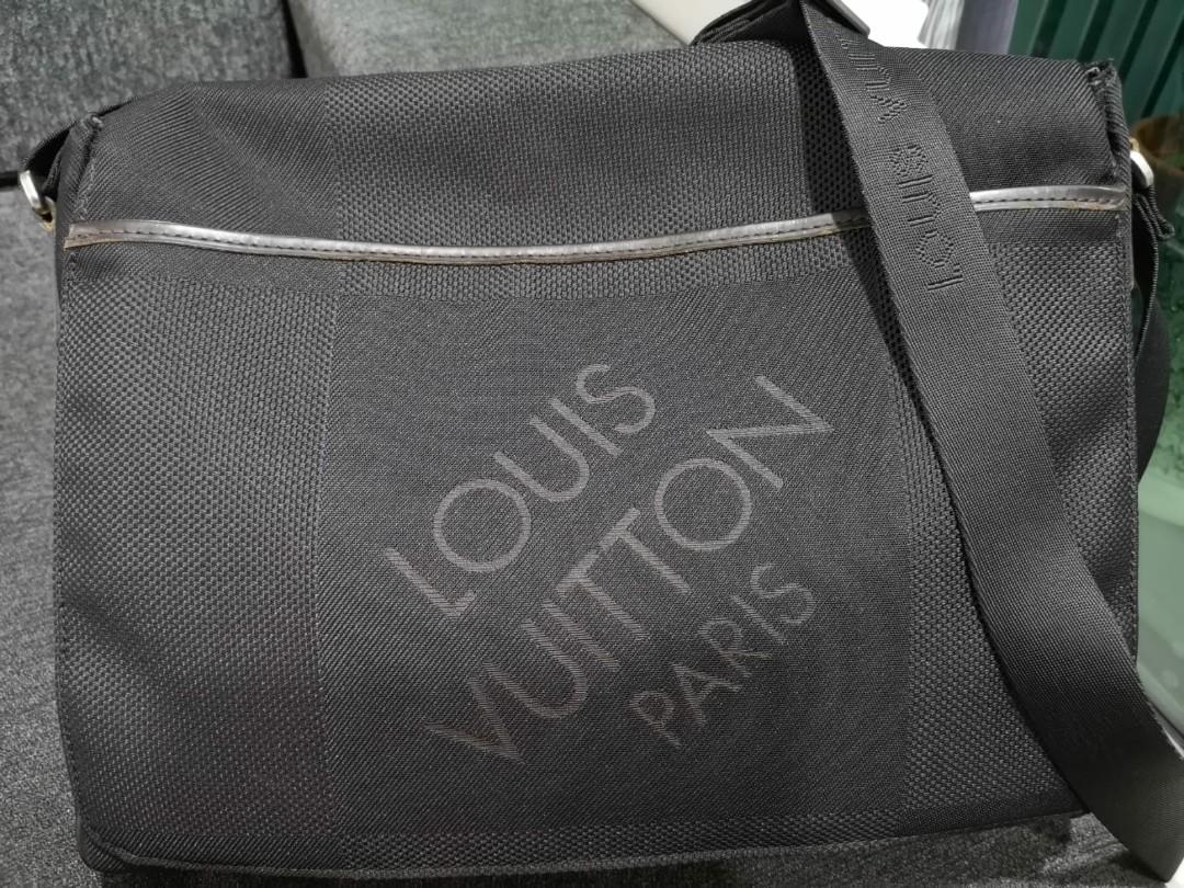Alpha messenger cloth bag Louis Vuitton Multicolour in Cloth - 30340695