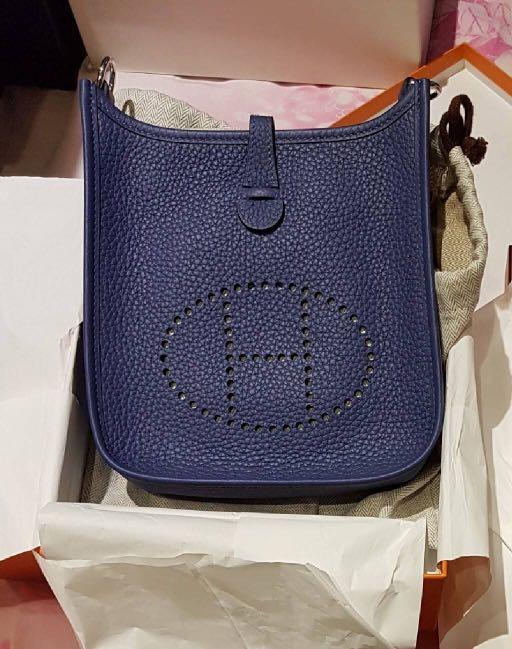 New mini evelyne in bleu nuit! #hermes #sacamain #pinbags #bags