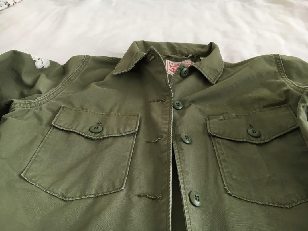 Levi'S Army Green Jacket!, Women'S Fashion, Coats, Jackets And Outerwear On  Carousell