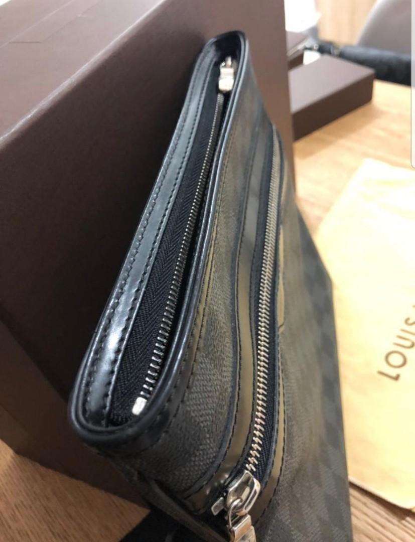 Louis Vuitton Thomas in Damier Graphite, Luxury, Bags & Wallets on Carousell