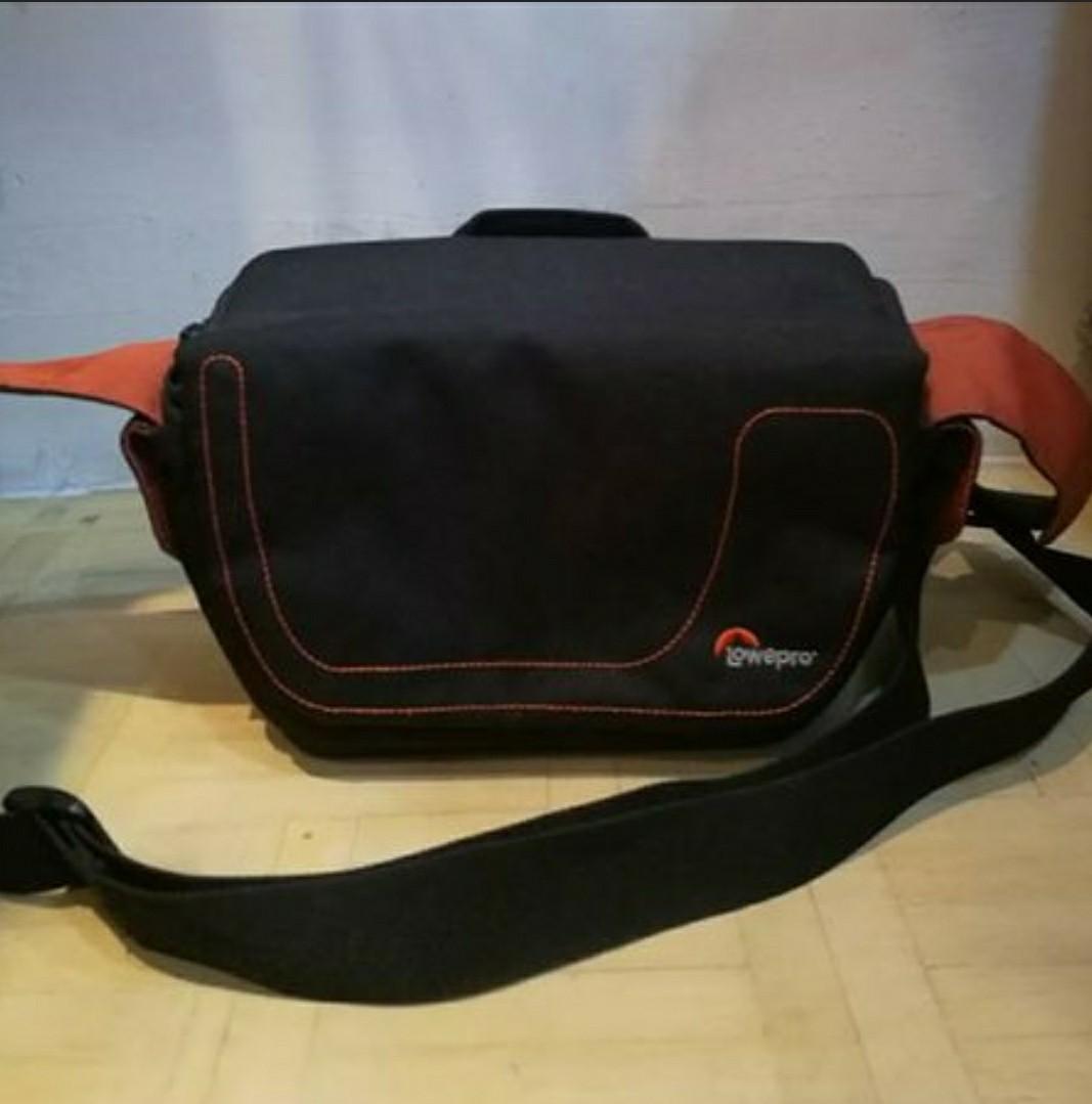 Lowepro camera bag (Category: Camera Bags & Carriers) located in Quezon City. Submitted by serious.slim (Listing ID 198434189, Image 1). Description: In great condition Barely used.