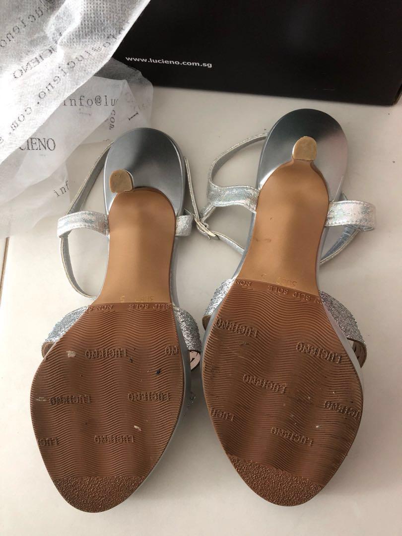 Size 5 deals strappy heels