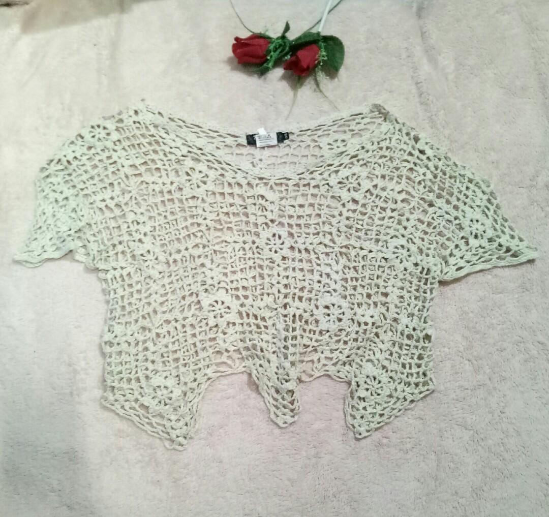 Miss kelly cover up (Category: Others Tops) located in Marikina City. Submitted by threefty (Listing ID 198419731, Image 2). Description: Miss kelly off white cover up. Beach wear. No flaws Free size. Fits up to Large..