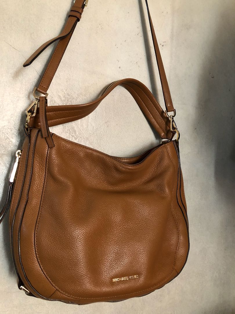 Original Michael Kors Meduim Leather bag, Women's Fashion, Bags & Wallets, Bags on Carousell