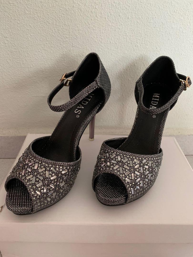 Silver glitter heels, Women's Fashion, Footwear, Heels on Carousell