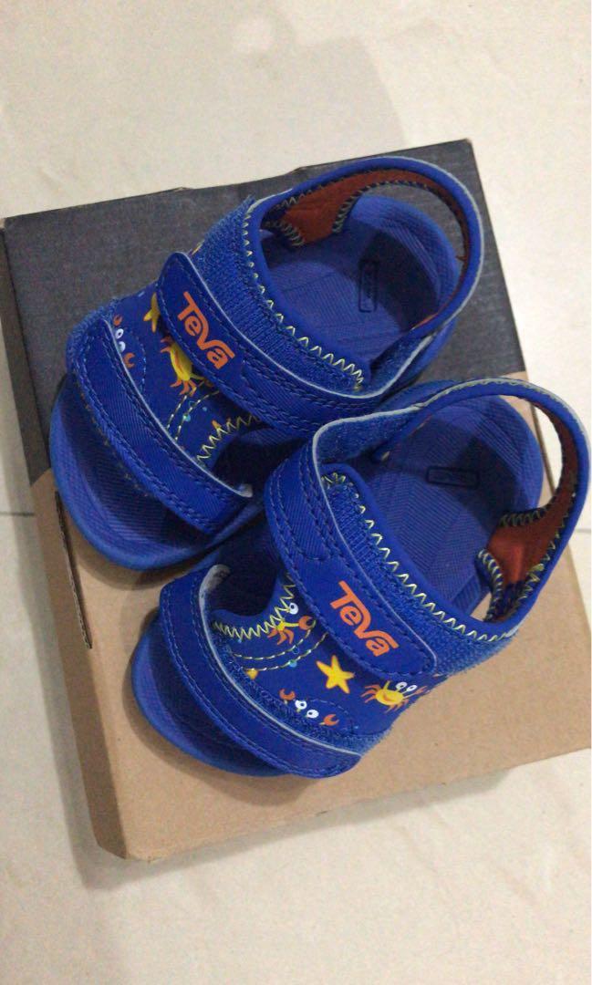 teva baby shoes