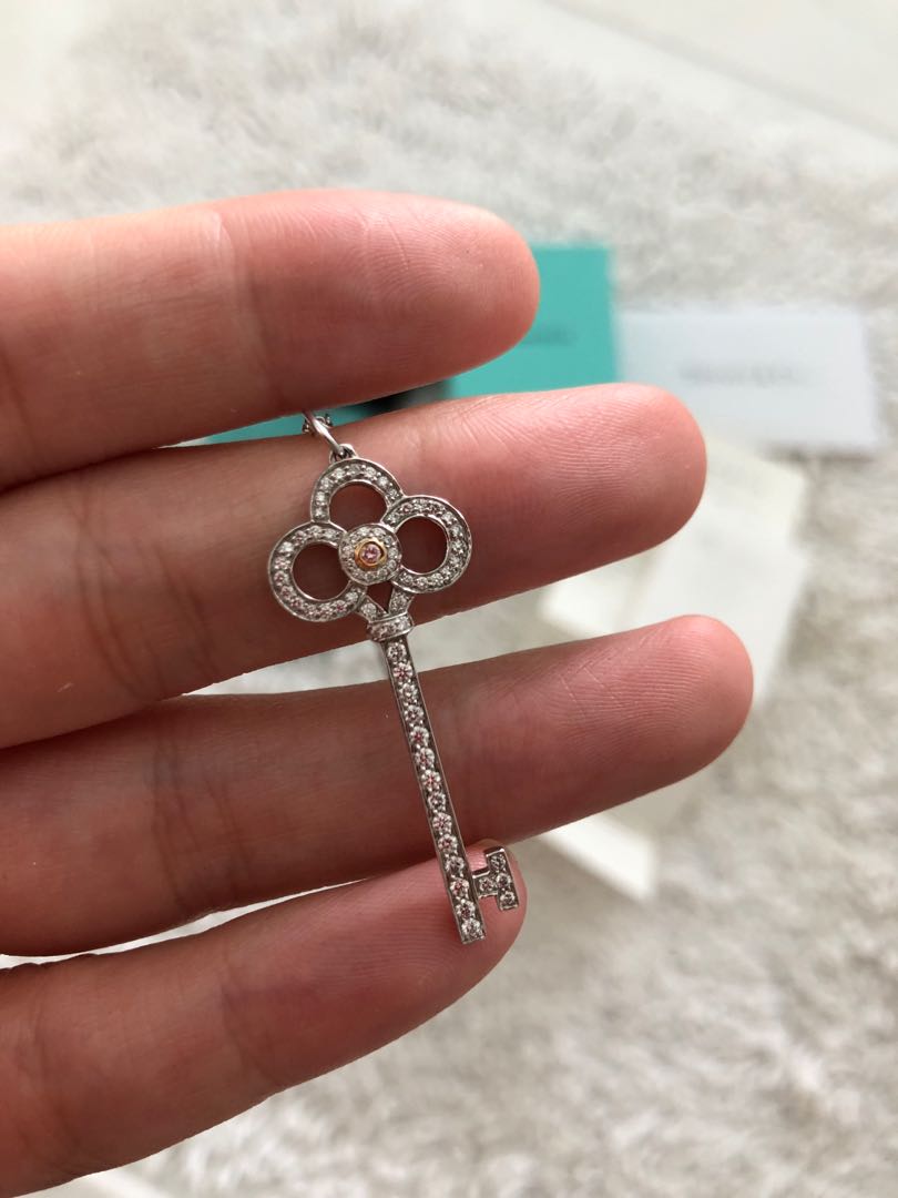 pink diamond center piece 