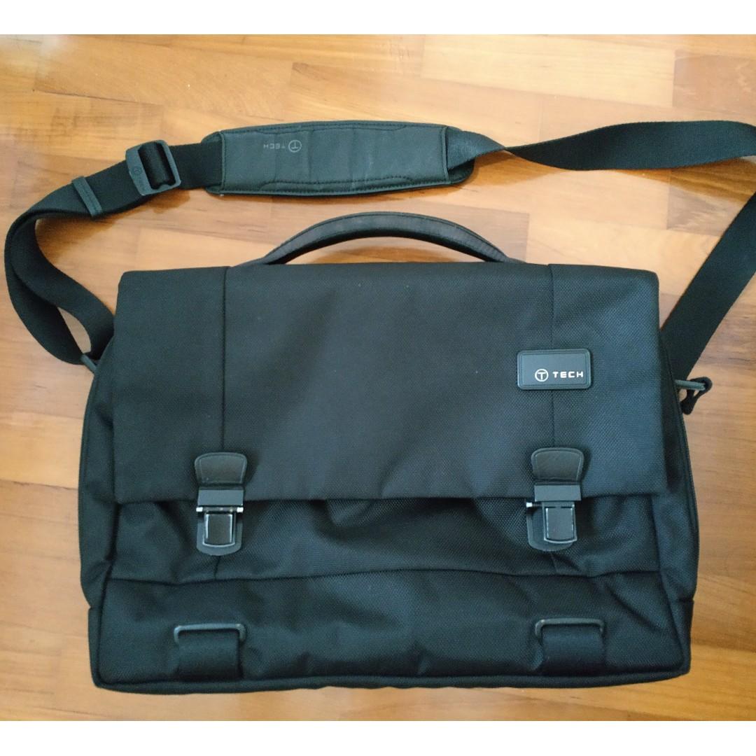 TUMI T TECH ESSENTIAL GEAR MESSENGER BAG Men s Fashion Bags