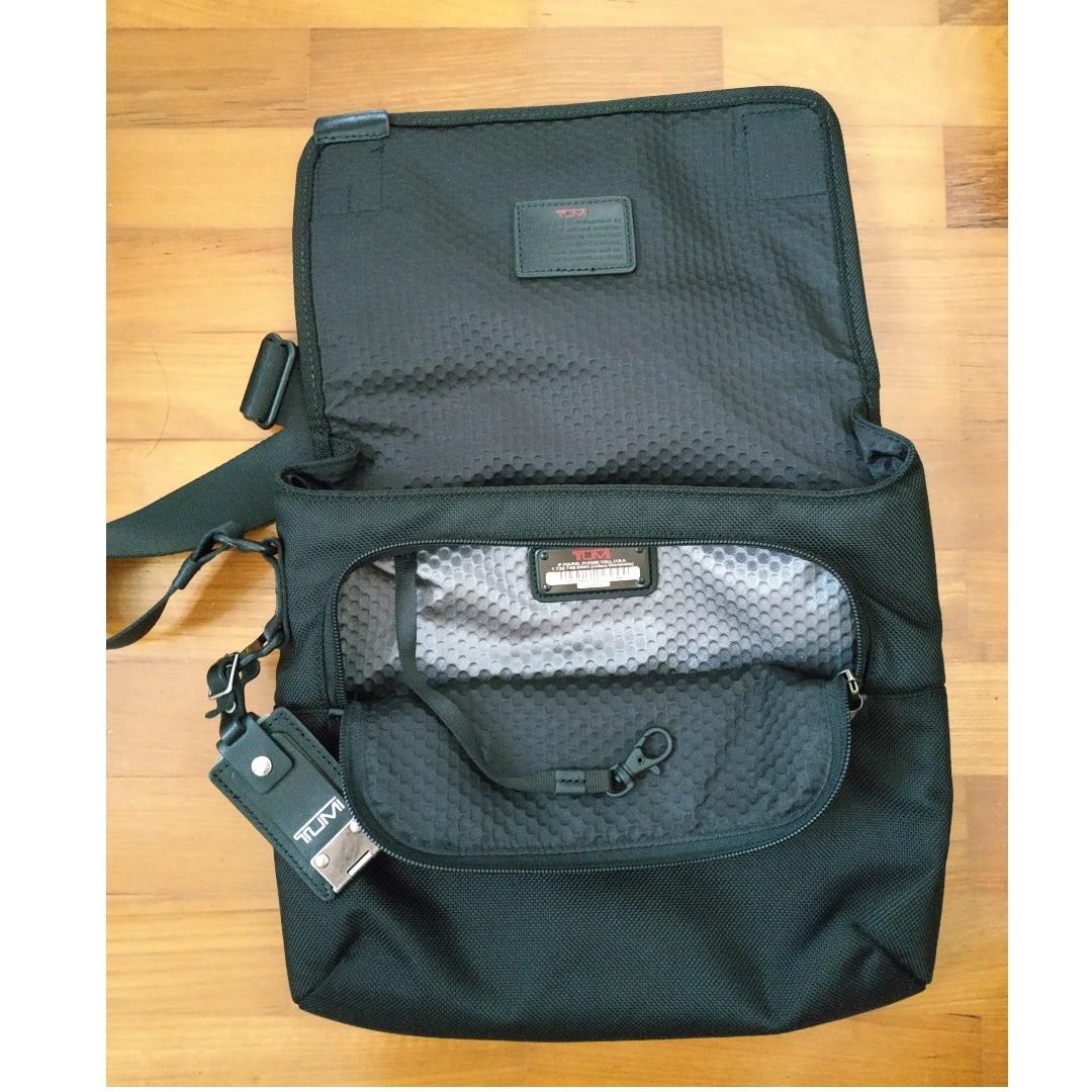 TUMI T TECH ESSENTIAL GEAR MESSENGER BAG, Men's Fashion, Bags