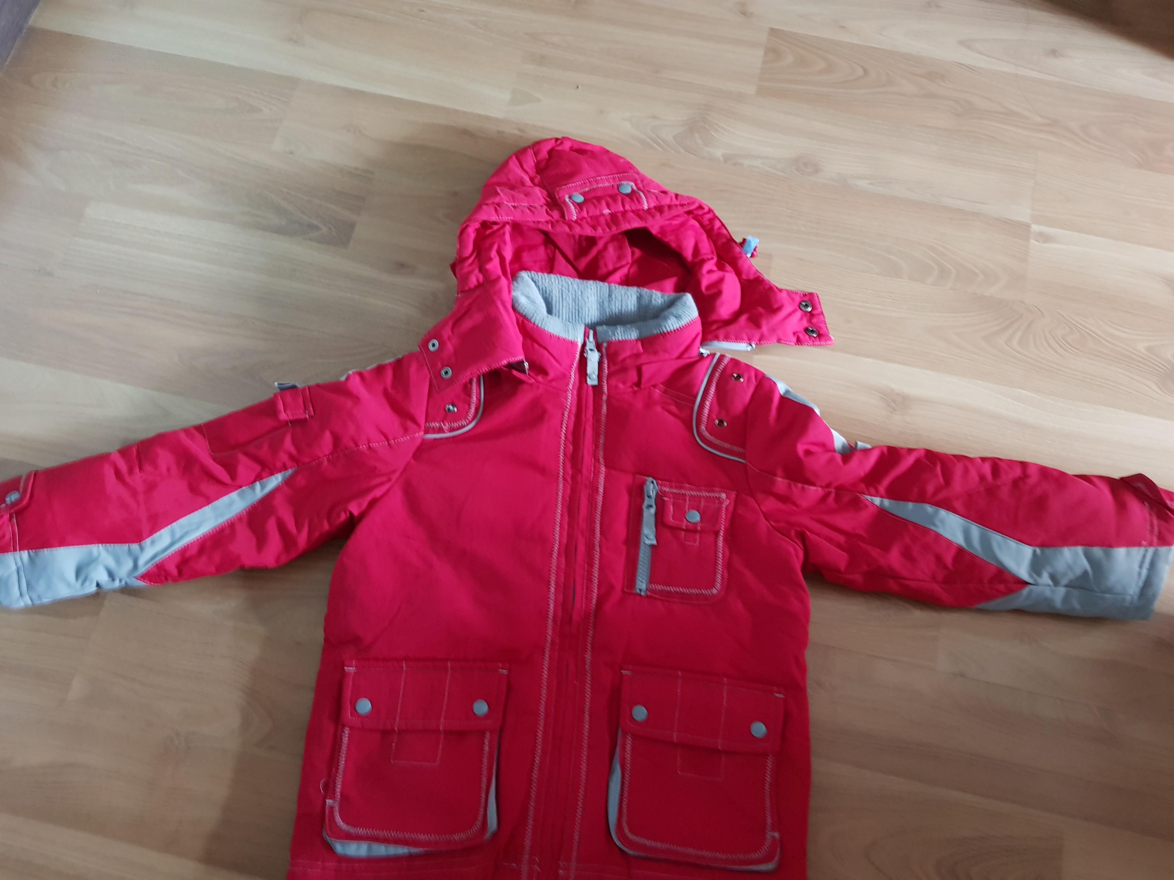 Winter Down Jacket (Category: Babies & Kids Fashion) located in Singapore. Submitted by mouseyangel (Listing ID 198320630, Image 3). Description: Red hooded down jacket bought from Winger time. Only used once. Condition as good as new. Can be used in zero degree weather..