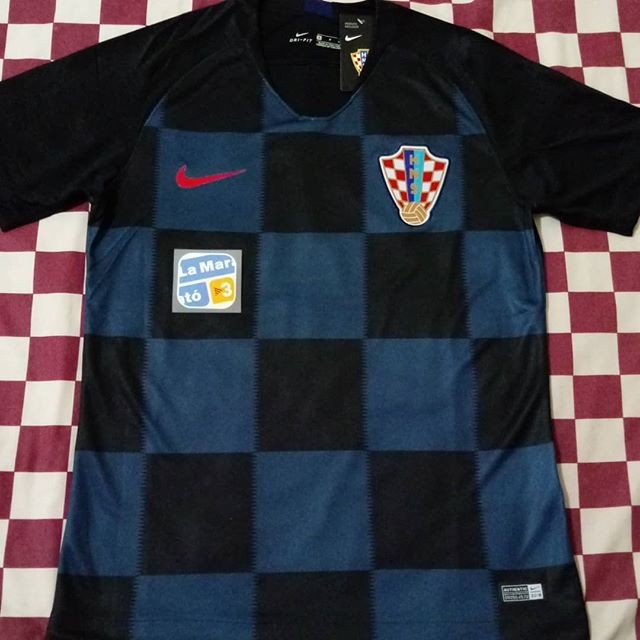 Croatia away jersey 2018 clearance