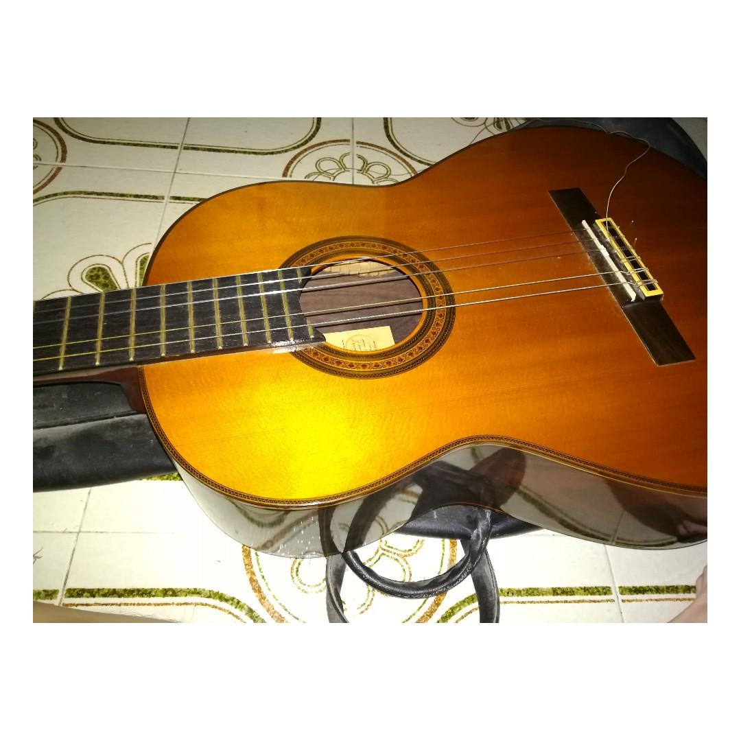 Yamaha G245S Guitar one string need reround, Hobbies & Toys, Music