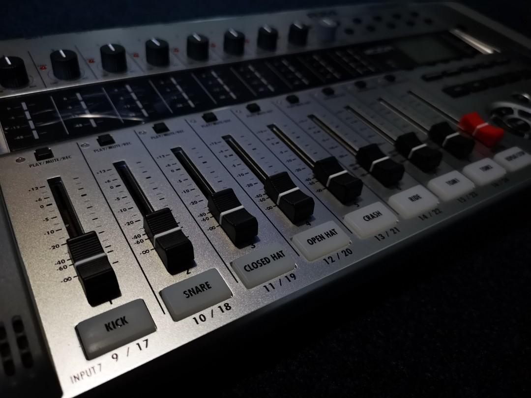 Zoom R24 MultiTrack Recorder, Interface, Controller, and Sampler