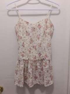 Super cute floral tank