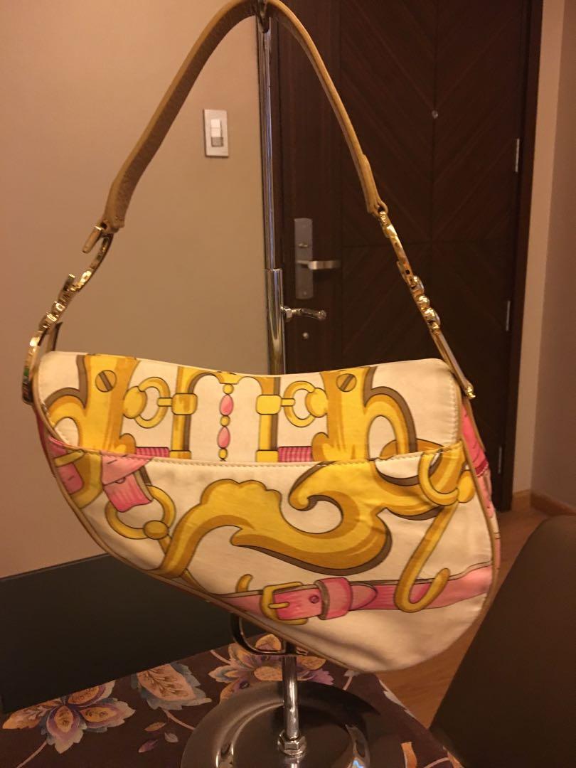 Carrie bradshaw dior saddle sales