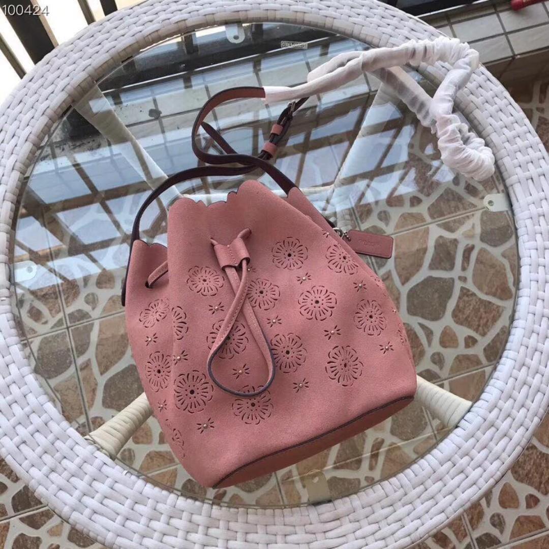 Coach bucket bag 18 sale