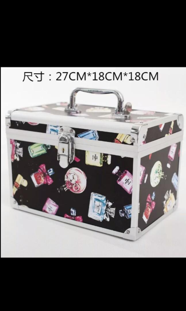 makeup storage suitcase