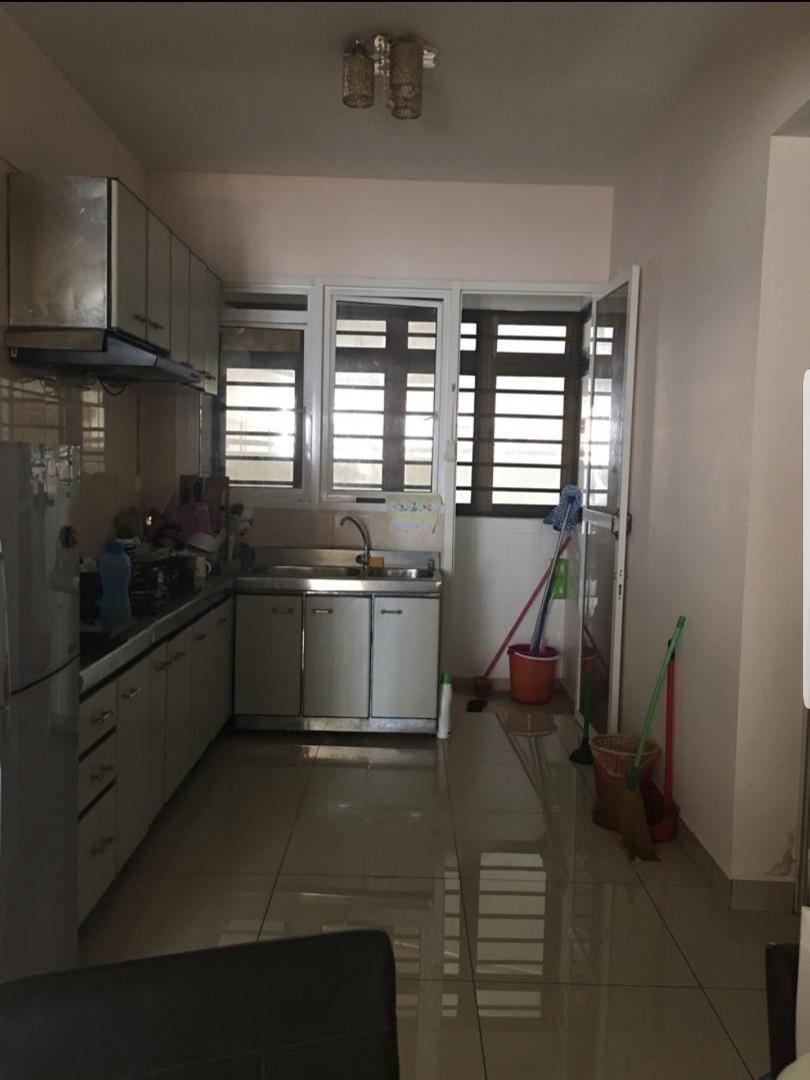 Gurney park for rent, Property, Rentals on Carousell