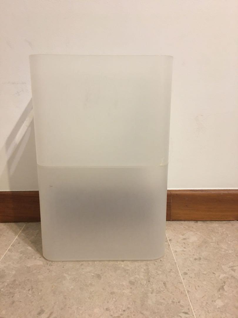 Muji stackable boxes (Category: Everything Else) located in Singapore. Submitted by llauv (Listing ID 186010858, Image 1). Description: FREE ✨Dimensions: Height - 18cms Width - 15cms Length - 20cms ✨Pick up only.