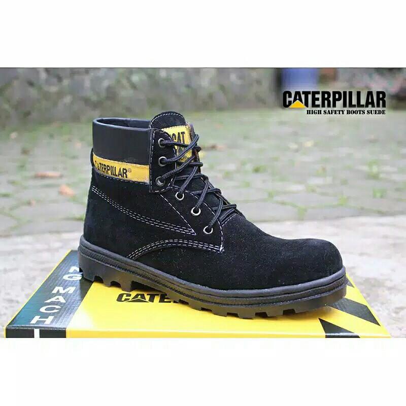 Promo Sepatu Pria Caterpillar Safety Boots Men S Fashion Men S Footwear Boots On Carousell
