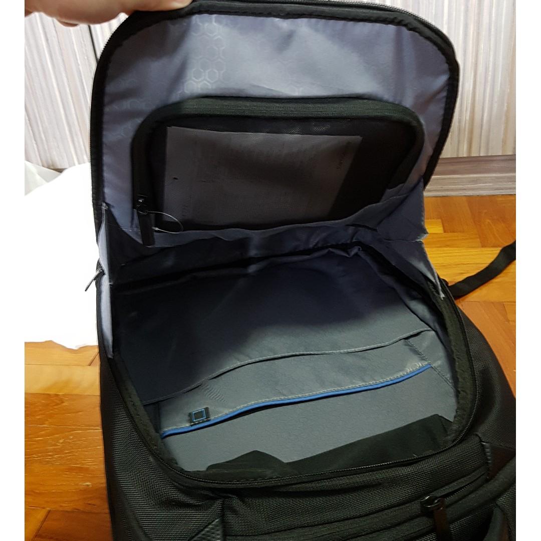 samsonite triforce backpack