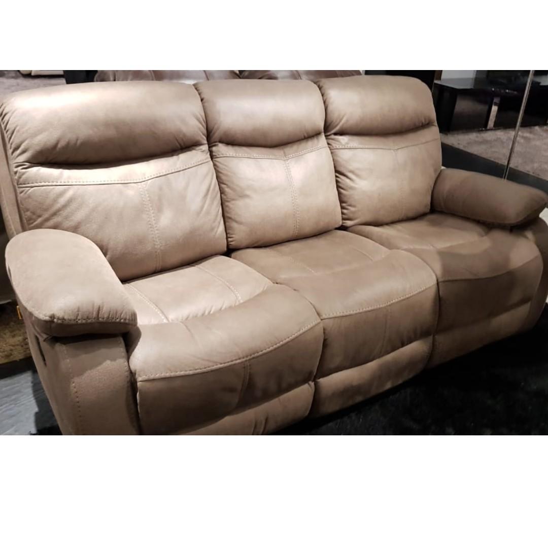 Sofa Informa Cheers Mackenna Sofa Recliner 3 Dudukan, Perabotan Rumah