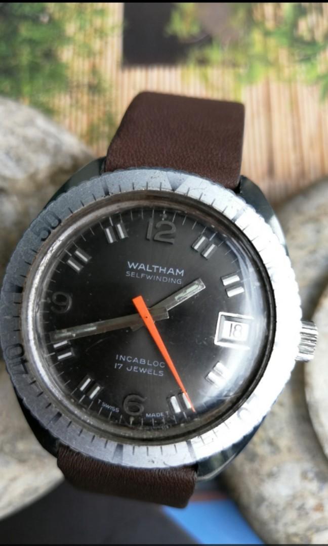 WALTHAM B 33 Faded Ghost Bezel Tritiim Dial Vintage Diver Watch