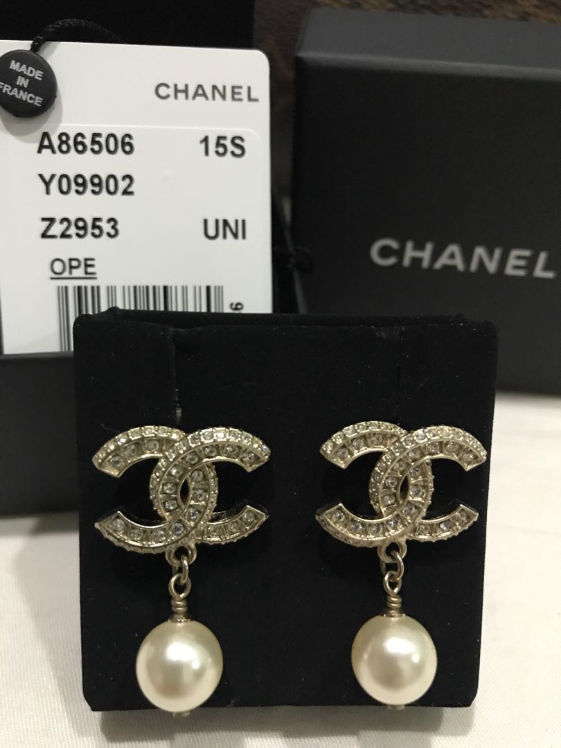 Authentic Chanel Earring, Luxury, Accessories on Carousell