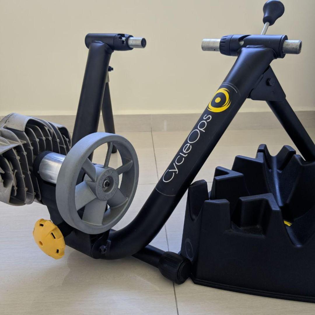 cycleops fluid2 indoor trainer
